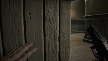 How to Best Avoid Enemies in Resident Evil 7