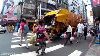 Taiwan garbage truck trash delivery pickup