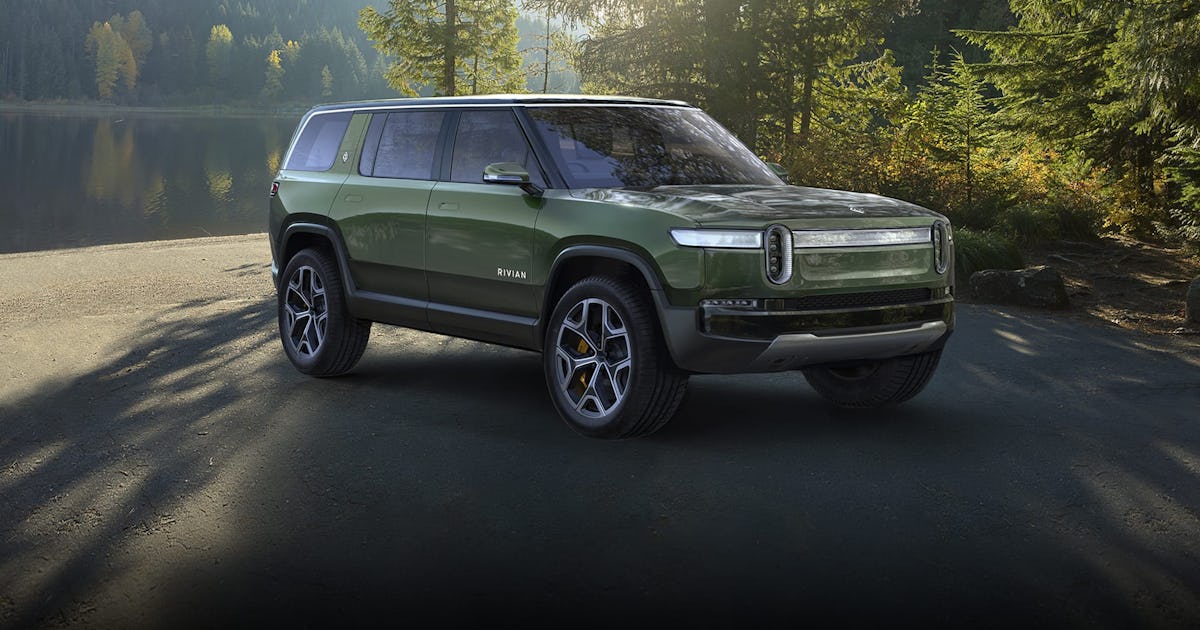 Rivian R1S: Video Shows Tesla Model Y Competitors at LA Auto Show