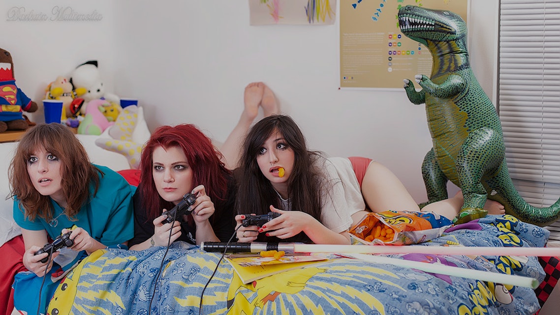 Teen Girls Playing Video Games Online Stay Quiet