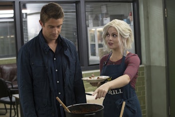 Major and Liv talk brains on The CW's 'iZombie'