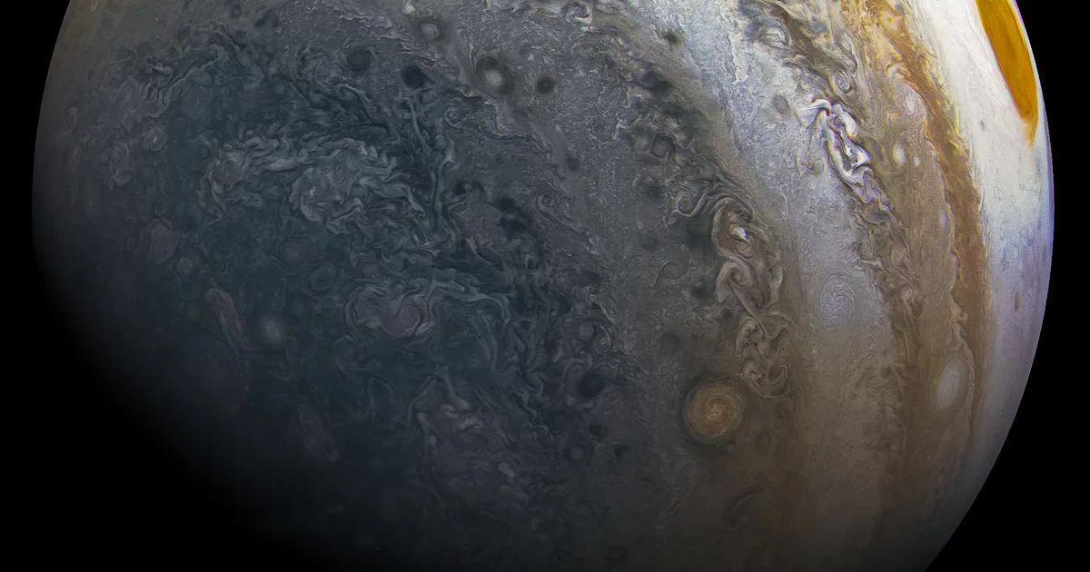 Jupiter's Colors: Scientists Offer New Explanation for Mysterious Patterns