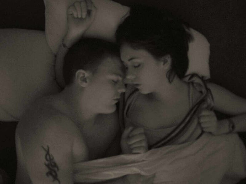 A man and a woman that used targeted memory sleeping together