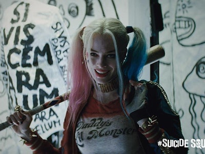 Suicide Squad's Weird Harley Quinn-Batman Kiss