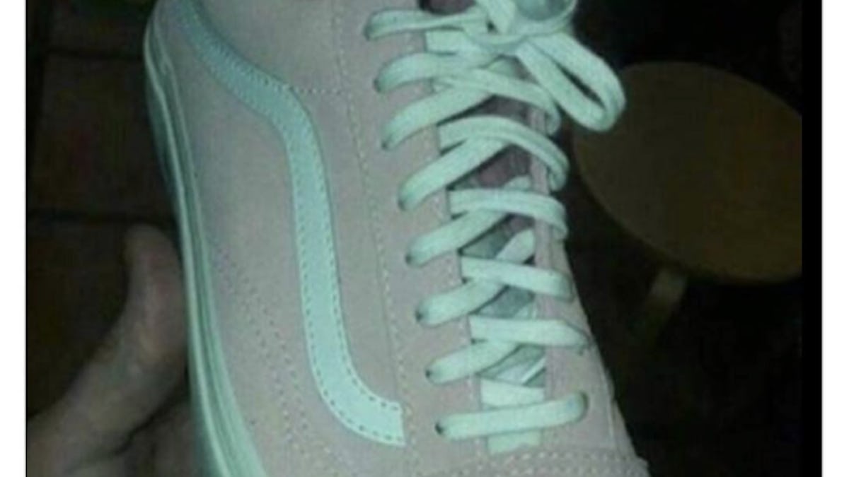 Pink and white vans shoe illusion discount