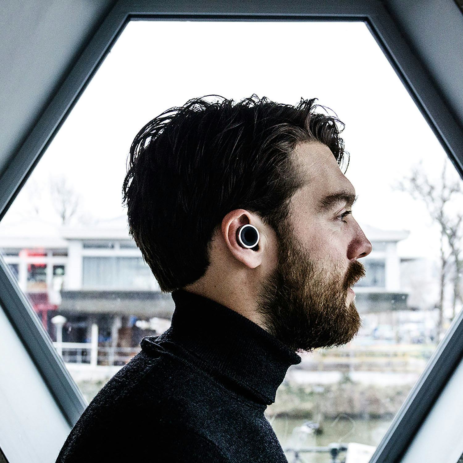These Innovative Earbuds Provide Volume Control and Noise Filtering for You
