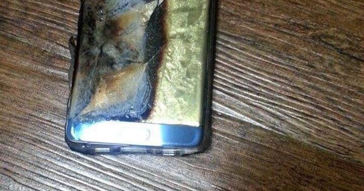 Samsung's Galaxy Note 7 Explodes When It's Plugged In