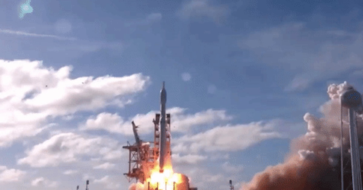 SpaceX Did It: The Falcon Heavy Mission Sends "Starman ...