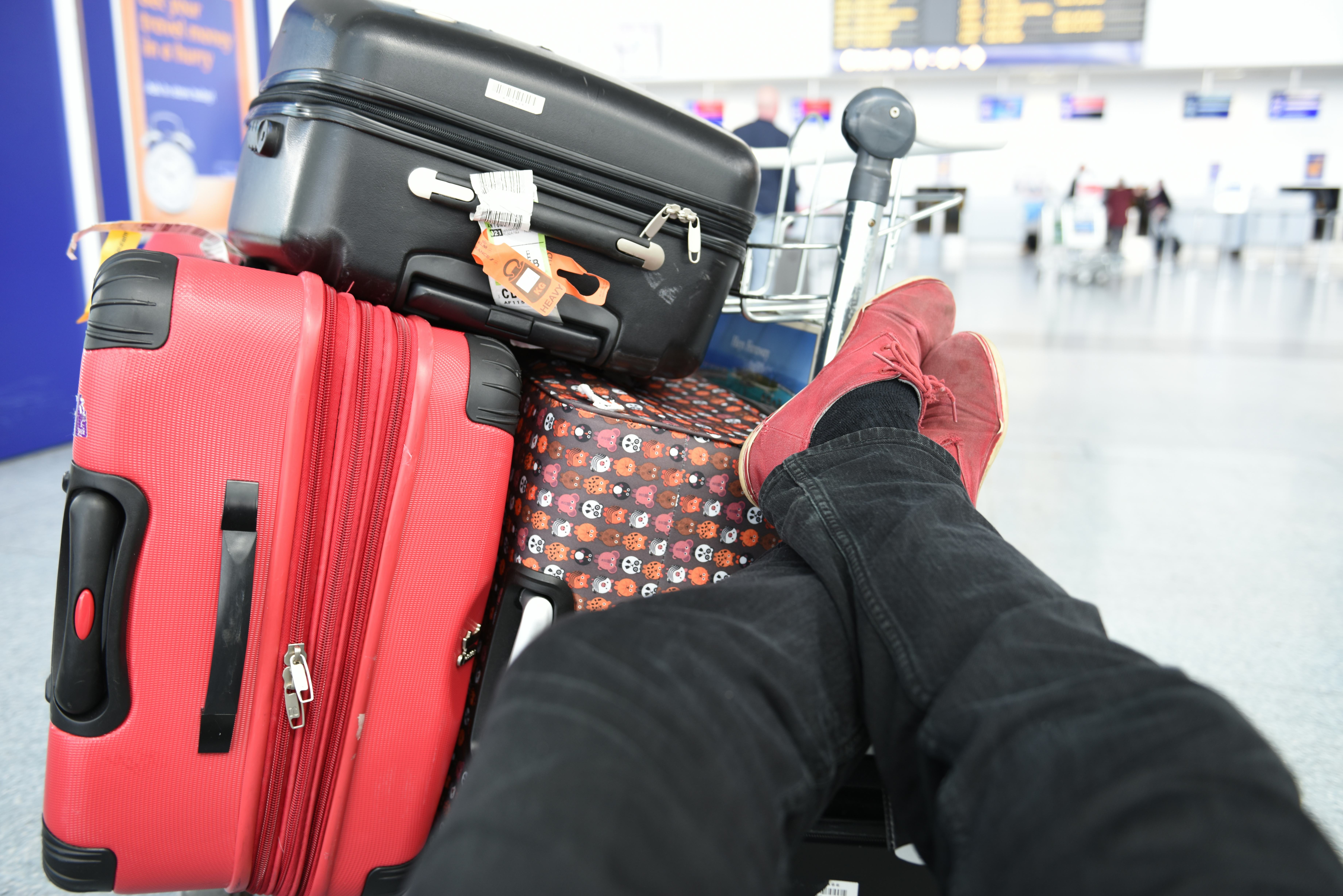 Travel Hacks: Expertly Navigate Long Flights With These Pro-Tips