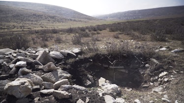 An example of a ransacked mound.