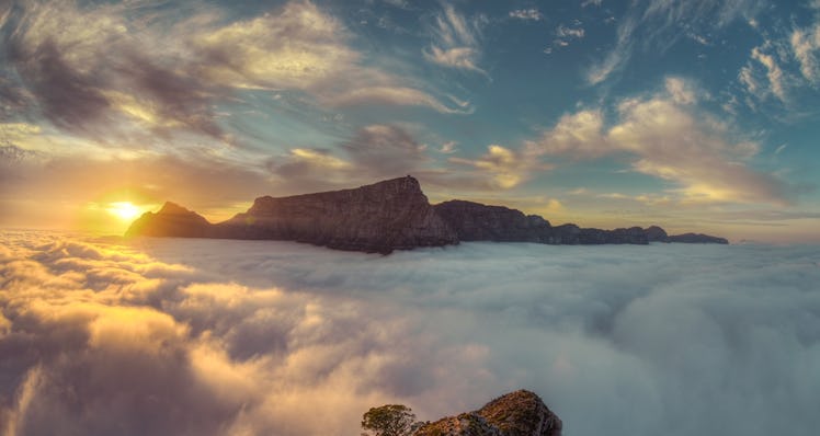 table mountain clouds