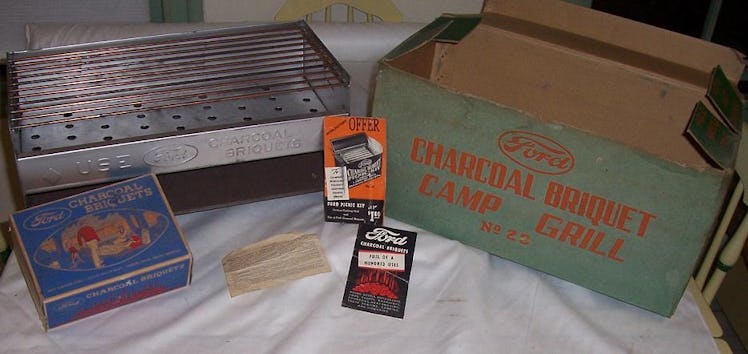 An original Ford picnic kit