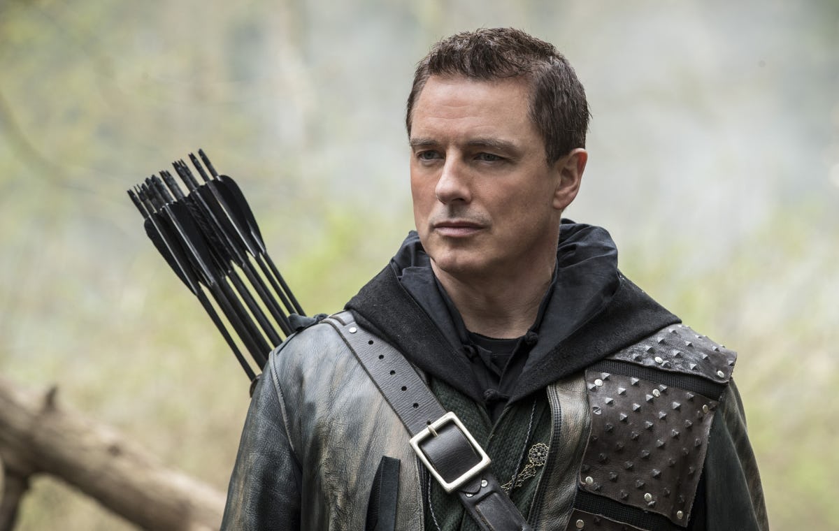 Arrow Season 7 Spoilers 3 Ways Malcolm Merlyn John Barrowman May Return
