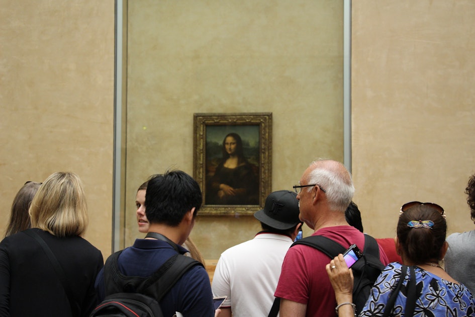 Leonardo da Vinci's Mona Lisa in Louvre, Paris – The portrait with an  enigmatic smile! – Travel Realizations