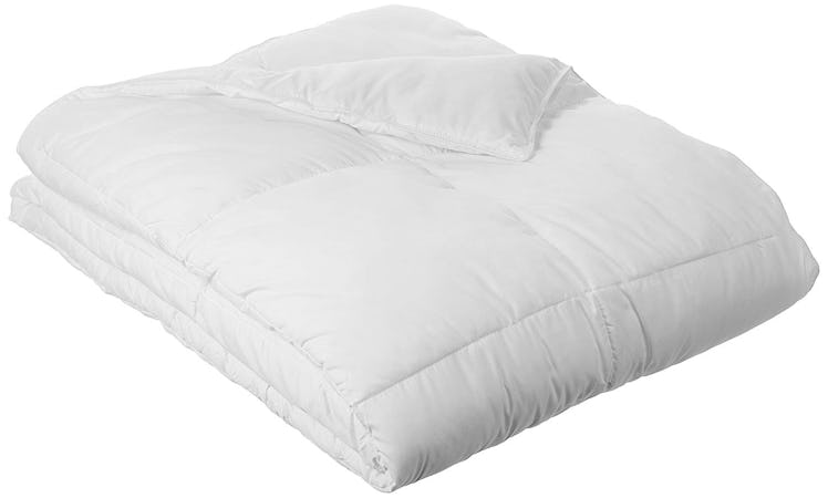 AmazonBasics Down Alternative Comforter, King
