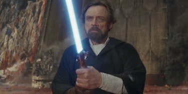 Luke Skywalker's projection doesn't interact with the physical world in any way in 'The Last Jedi'.