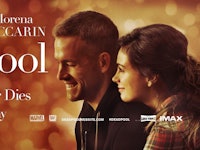 Ryan Reynold and Morena Baccarin in a romantic Deadpool poster