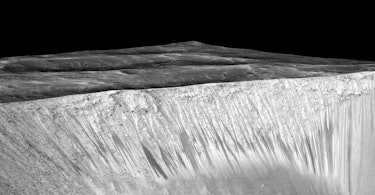 Slope lines on Mars caused by seasonal water flow