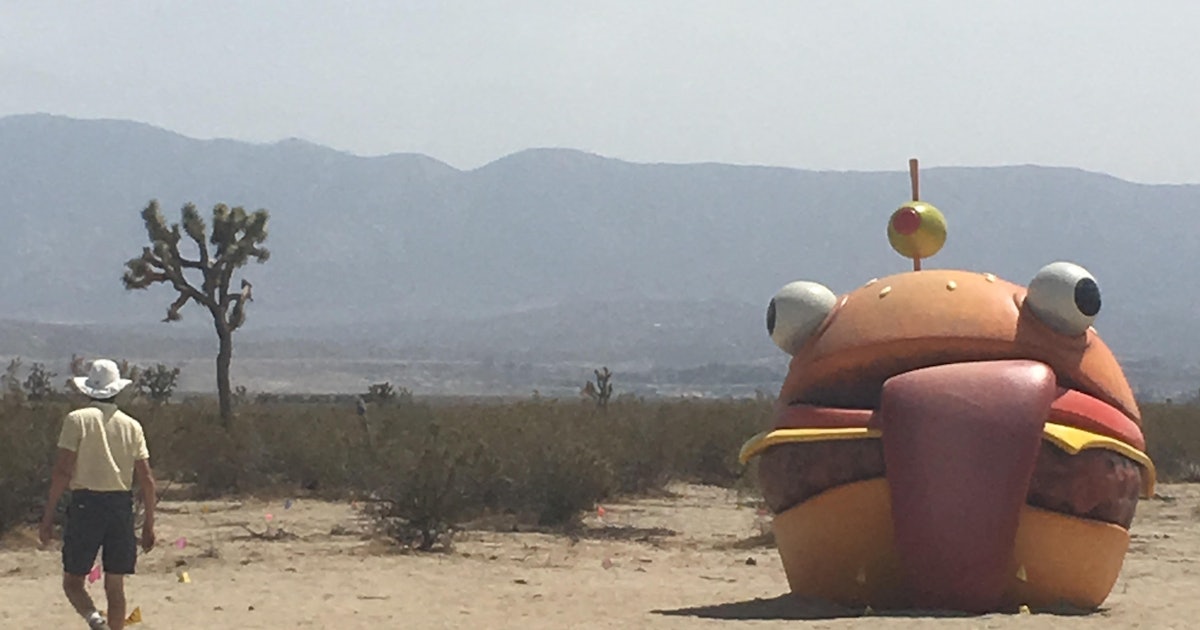 Fortnite Season 5 Theories What Fans Saw At The Burger Desert Pop Up