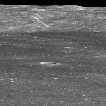 Chang'e 4 lander moon crater