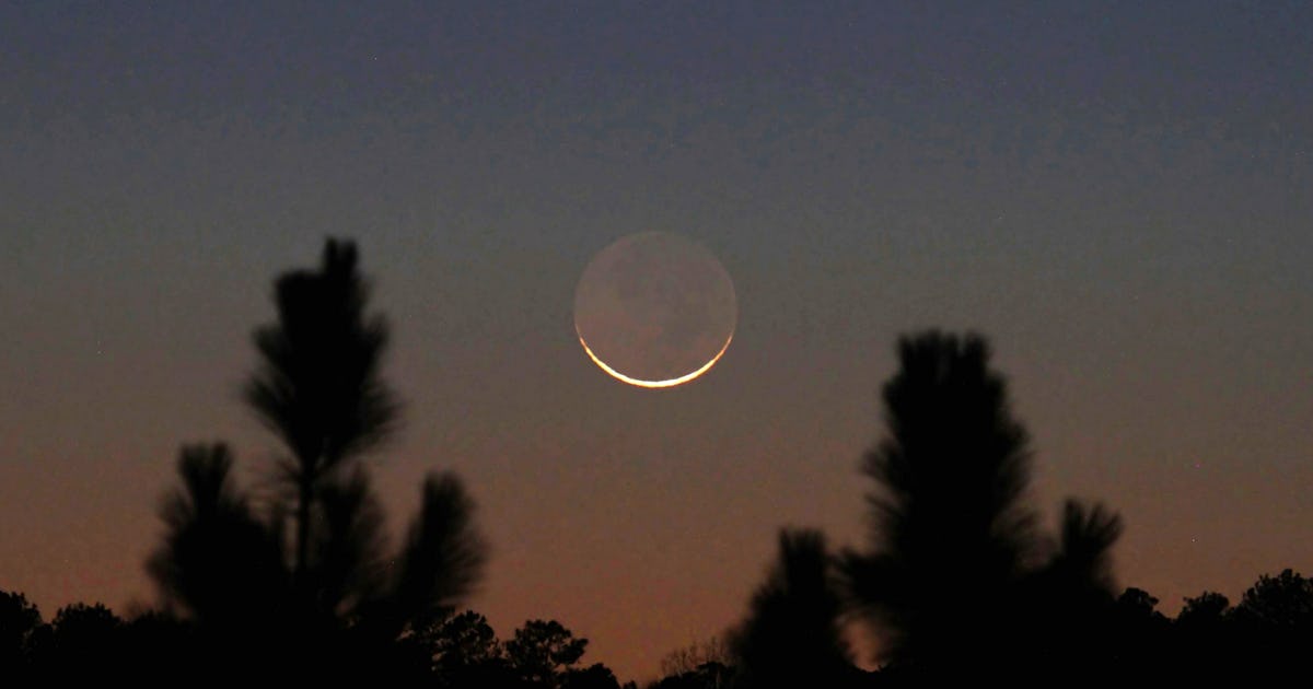 Как выглядит новолуние фото на небе Как выглядит новолуние фото на небе