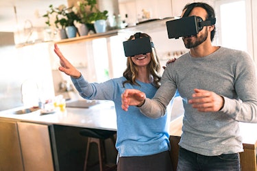 Couple using the VR simulator at home - Credit to https://www.lyncconf.com/