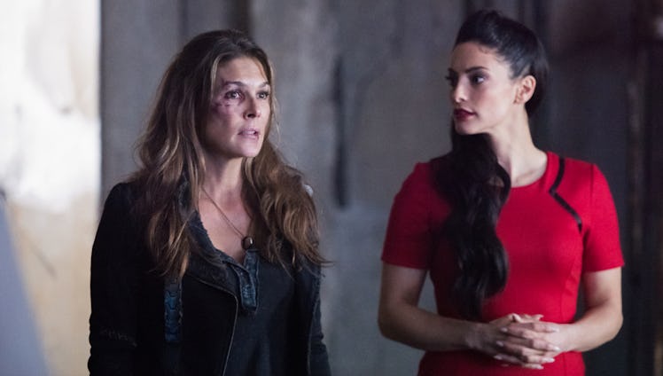 Abby and A.L.I.E in 'The 100' 