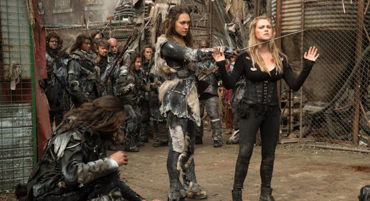 Echo and Eliza Taylor as Clarke in 'The 100' 
