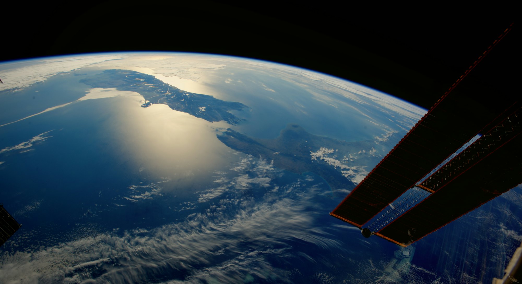 6 NASA Astronauts Describe the "Overview Effect" of Seeing Earth From Space