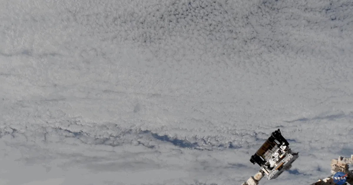 NASA Video Shows ISS Solar Panel Unrolling Like a Frog’s Tongue