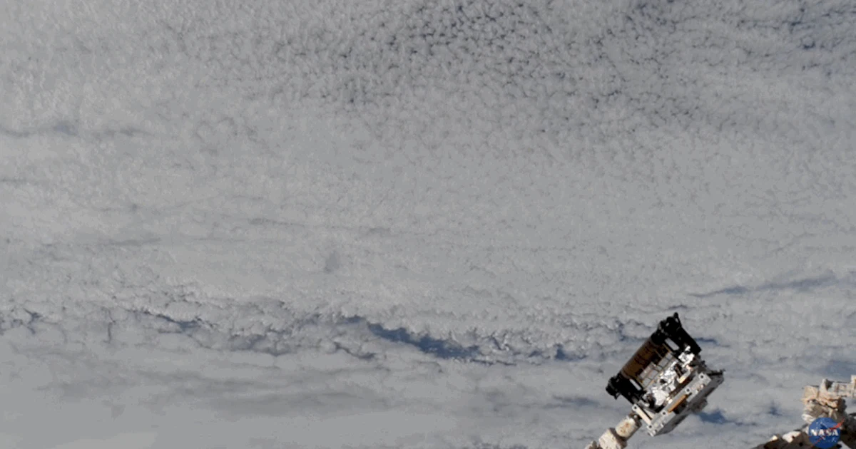 NASA Video Shows ISS Solar Panel Unrolling Like a Frog’s Tongue