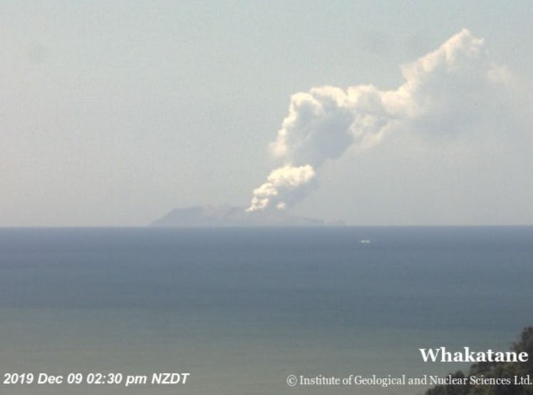 White Island mid-eruption of 9 December, 2019.