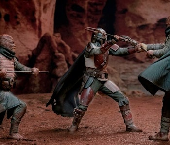 Mandalorian Season 2 Set Photos Leak Reveals A Tatooine Like Planet