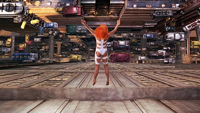 Lelu from the science fiction movie the fifth element jumping from a building and into traffic