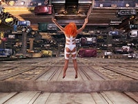 Lelu from the science fiction movie the fifth element jumping from a building and into traffic