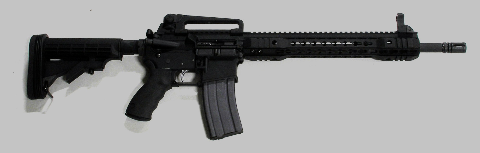 Dick’s Sporting Goods Bans Assault Rifles in All Its Stores