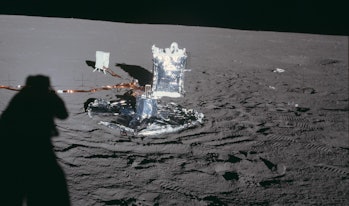 seismometer Apollo 14 moon