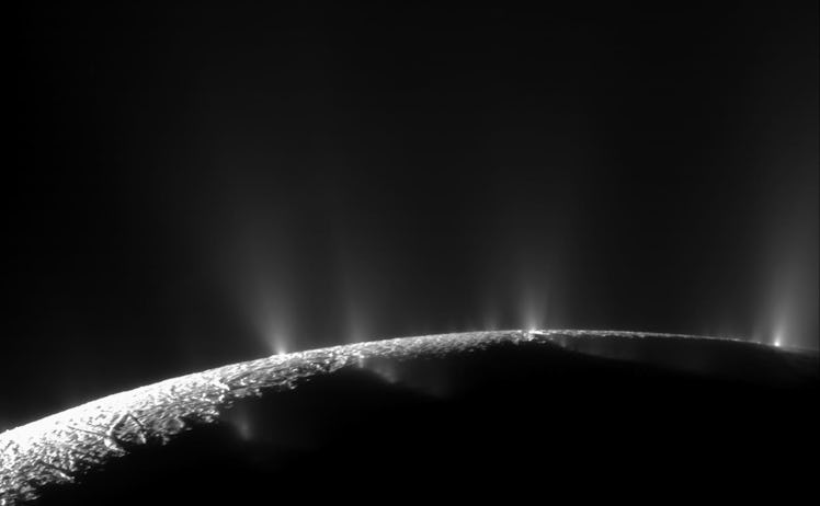 Icy plumes on Enceladus