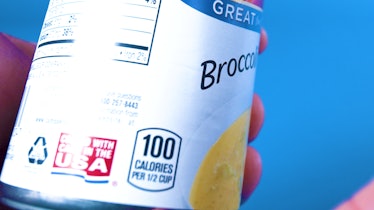 100-calorie label on can of soup