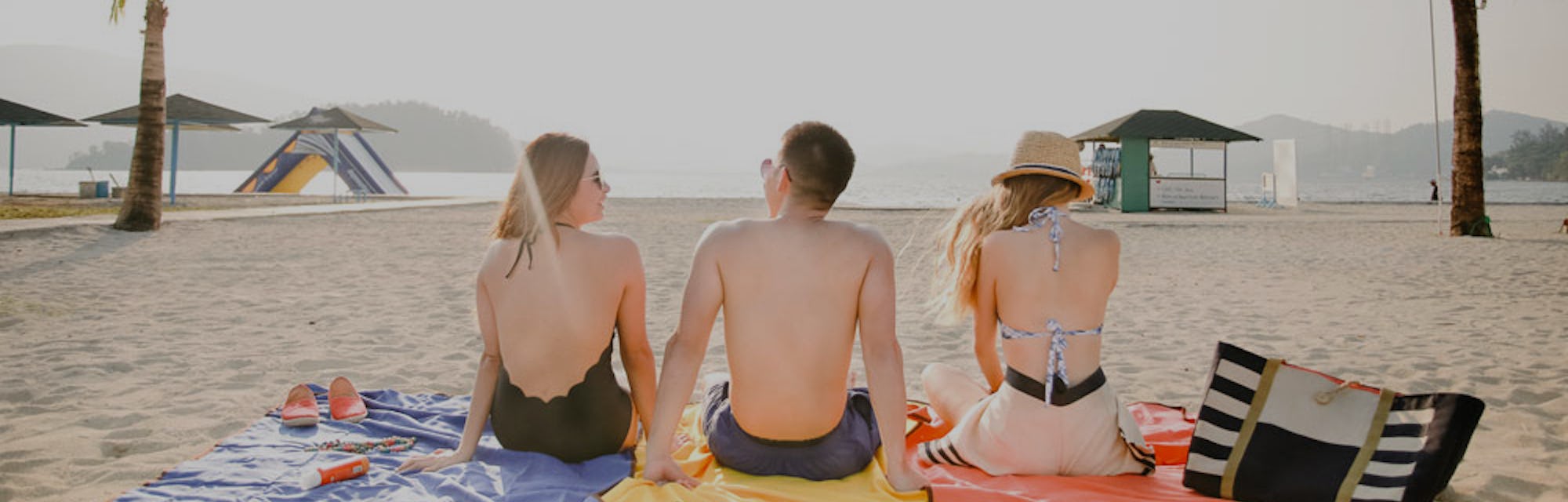 Upgrade Your Beach Trip With This Sand Proof Beach Blanket Upgrade Your Beach Trip With This Sand Proof Beach Blanket
