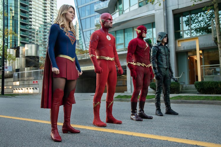 arrowverse supergirl arrow the flash elseworlds melissa benoist stephen amell john wesley shipp gran...