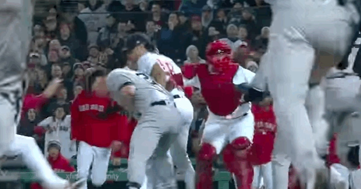 Yankees Red Sox Brawl 2018 The Science Of Why We Enjoy Violent Sports