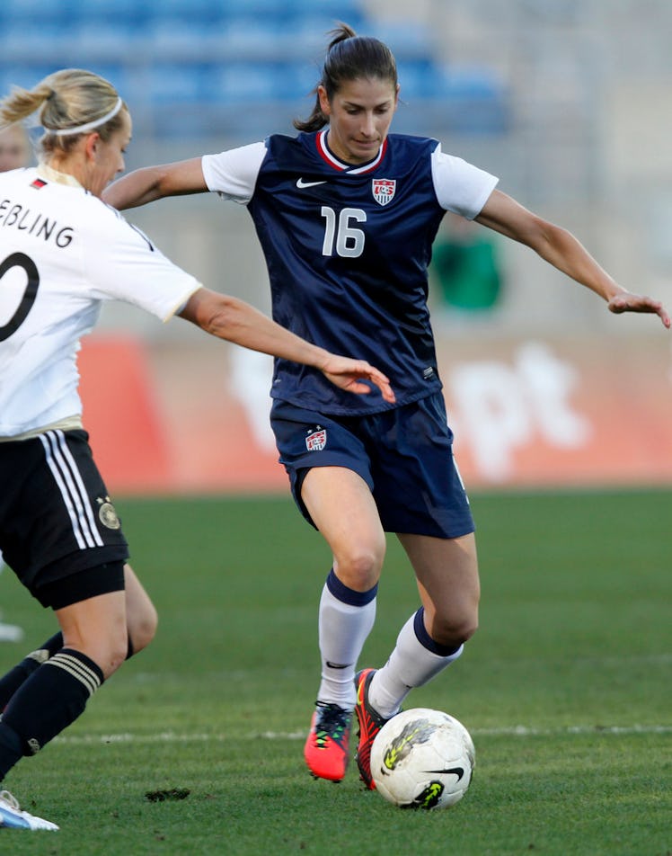 soccer, yael averbuch