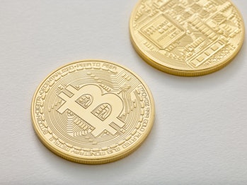 Cryptocurrency vs digital cash