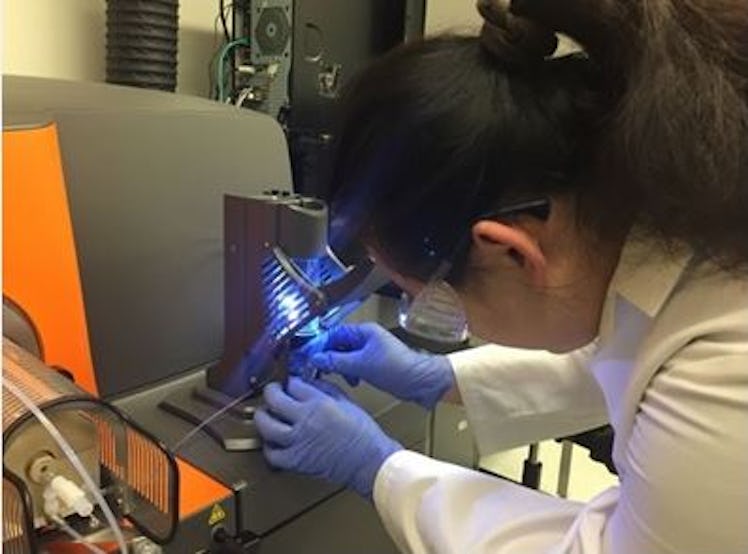 Yang working in Dr. Wen's lab 