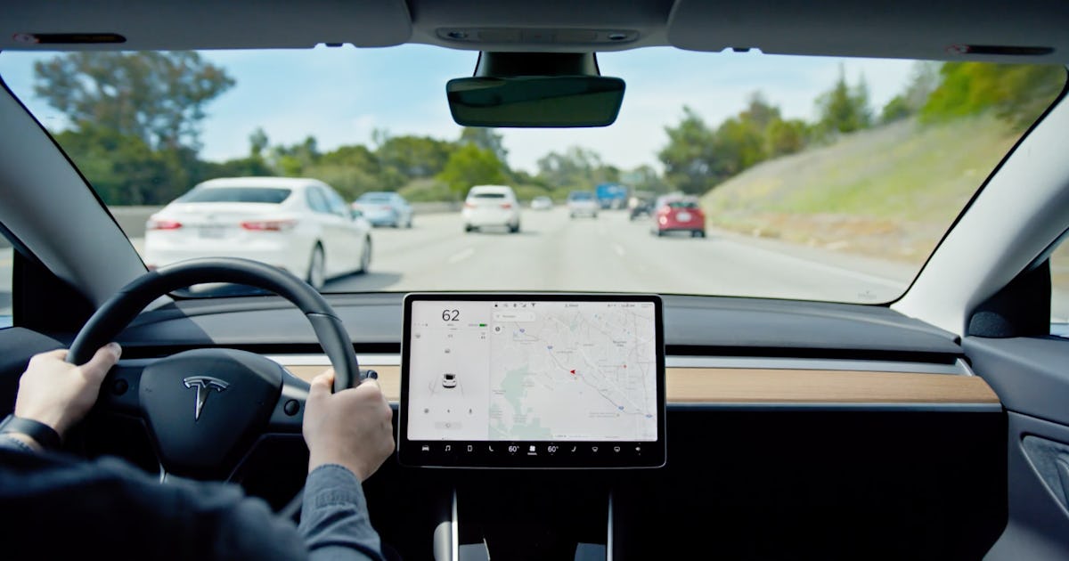 Tesla Autopilot Gets a Free 14-Day Trial Ahead of Full Self-Driving Rollout