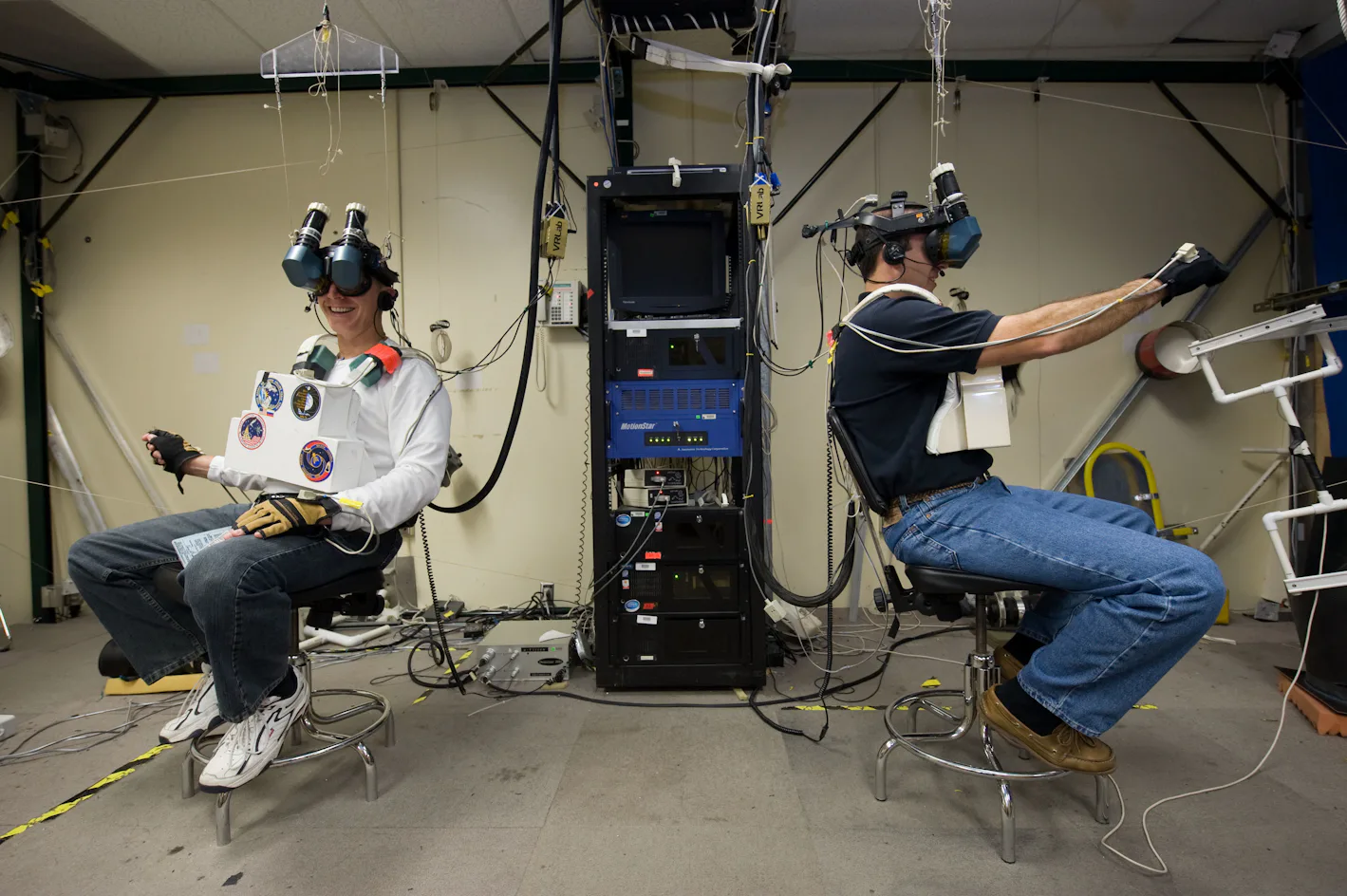 Virtual Nasa Meet DOUG, the NASA Virtual Reality Tech Prepping Astronauts for Spacewalks