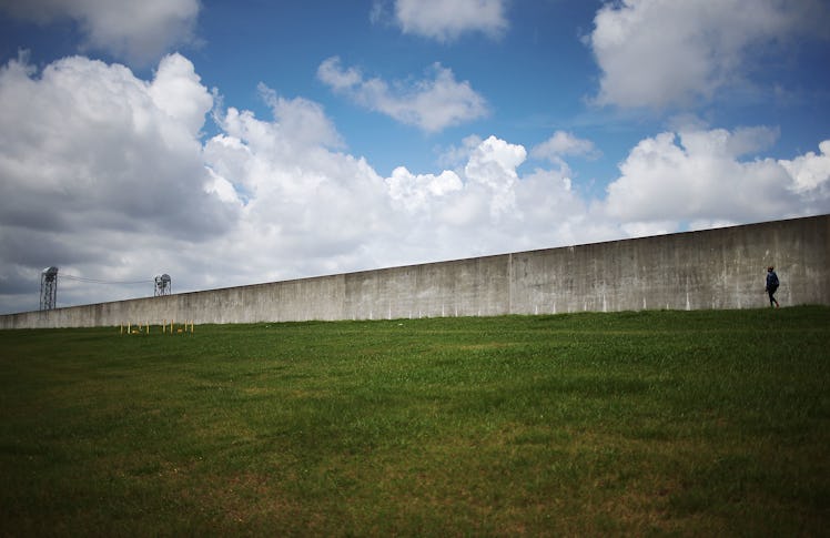 New Orleans levee that keeps water out of New Orleans