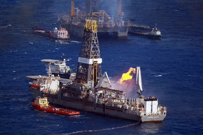 Photos Of The Real Deepwater Horizon Disaster Show How Devastating The ...