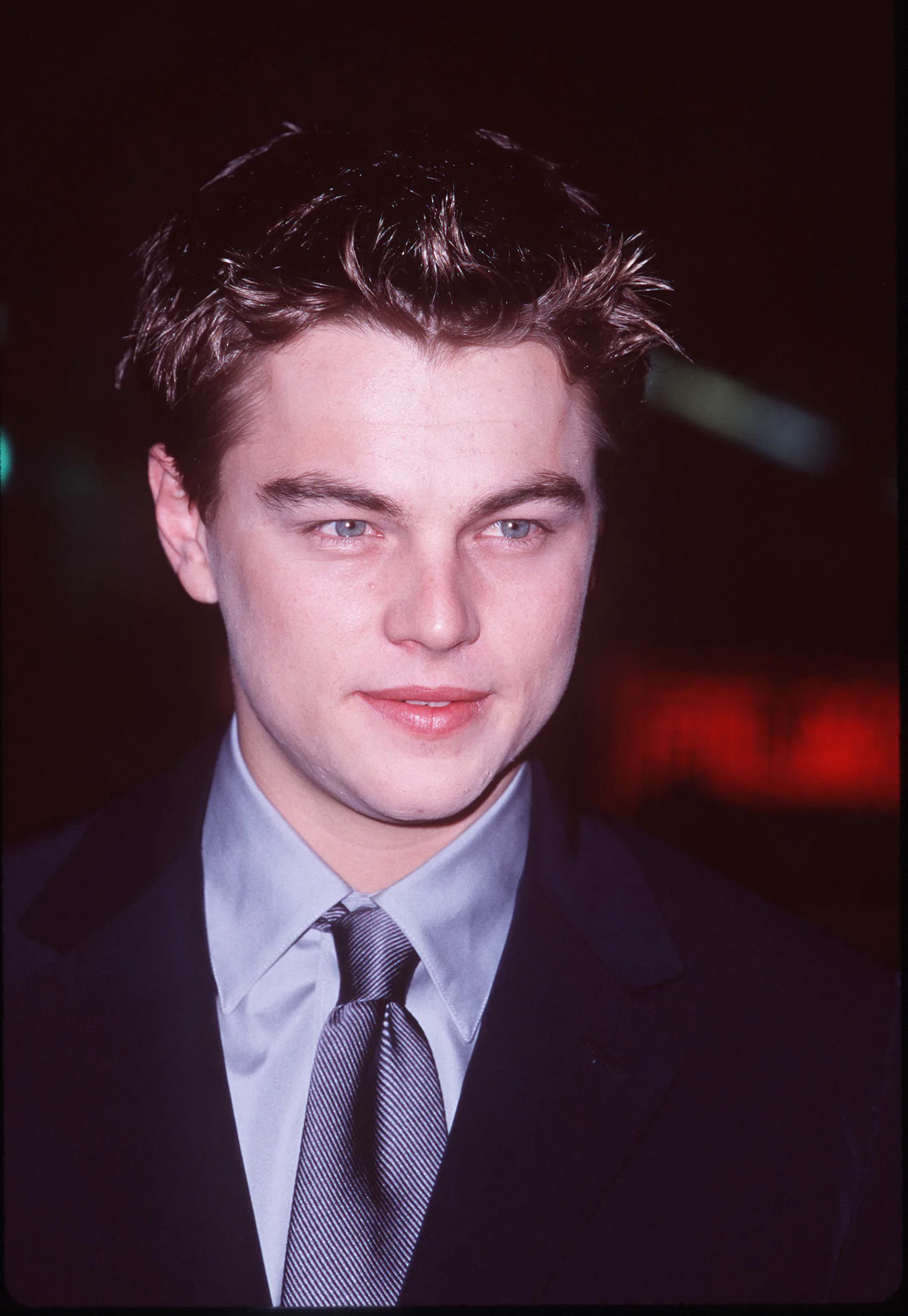 18 Photos From The 1997 Titanic Premiere That Will Make You Feel Old 18-photos-from-the-1997-titanic-premiere-that-will-make-you-feel-old